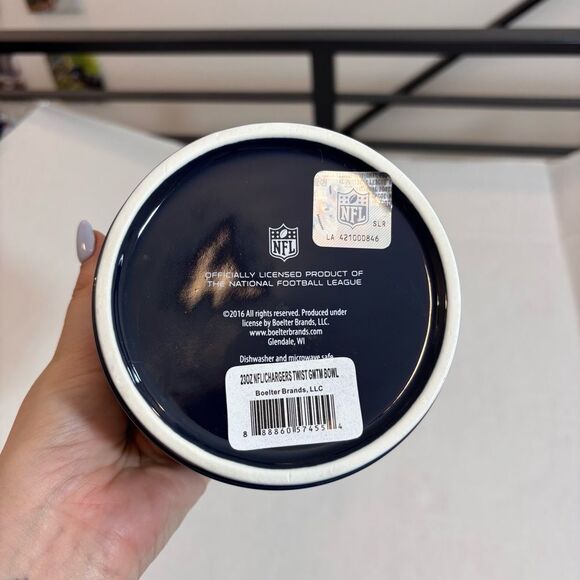 NFL 23-Ounce Sculpted Gametime Bowl NEW LA Chargers  Dip, Snack, Sauce - Picture 8 of 9